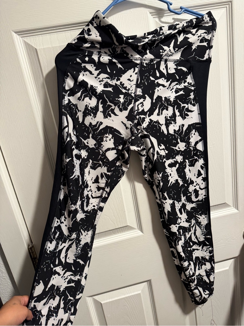 SHEIN Black & White Abstract Print Jeggings